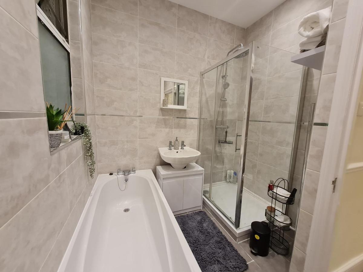 Double Room In Shared Flat London Exterior photo